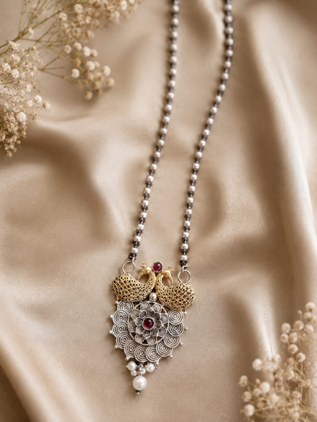 Dual-Tone Neckpiece