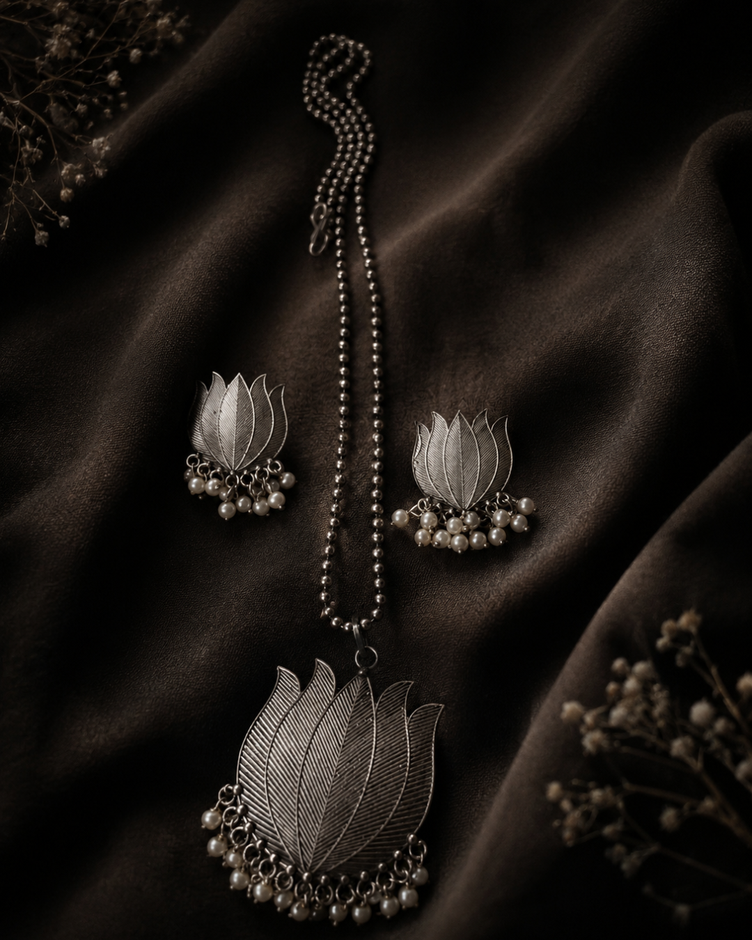 Exquisite lotus petal pendant set